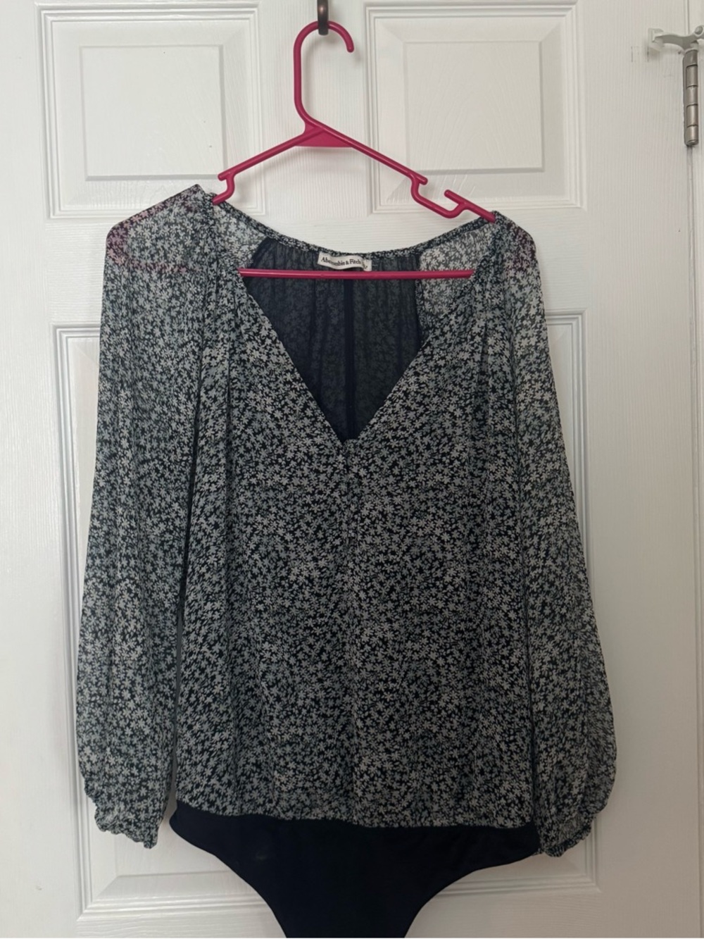 Abercrombie & Fitch navy and White Floral V-Neck Long Sleeve Bodysuit, large